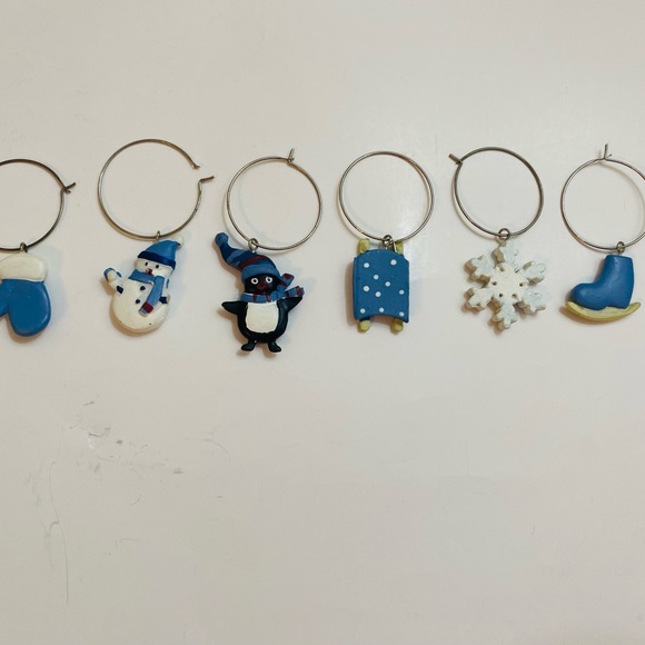 Pier 1 set of winter wine charms on blue and white snowman, sleds and more - Picture 7 of 7